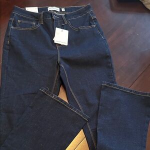 Women’s Gibson Latimer NWT high rise boot cut  5 pocket size 10. Jeans.